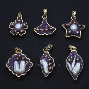 Set of six purple druzy quartz pendants with pearls and gold-plated metal flower shapes