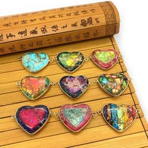 Ensemble de pendentifs en pierre naturelle en forme de cœur avec bordures dorées et double trous
