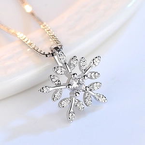 Sweet Leaf Snowflake Pendant Without Chain Copper Silver Plated Rhinestone Jewelry Accessories For Women Holiday Gift