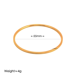 Dettagli tecnici del bracciale rigido dorato da 2mm con diametro interno di 55mm e peso 4g