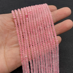 Λεπτομέρεια από ροζ χαλαζία με έδρες 2x3mm για χειροποίητα κοσμήματα και κατασκευές