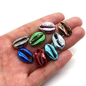 Bunte galvanisierte natürliche Seeschnecken-Muschelperlen für DIY Schmuckherstellung