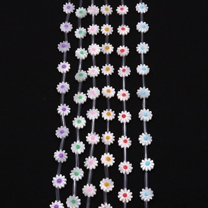 Natural seashell daisy flower beads in six colors for DIY jewelry making and crafting