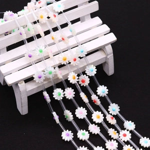 Colorful 10mm daisy flower beads made of natural shell for DIY jewelry making