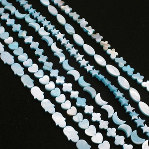 Perline di Conchiglia Naturale d'Acqua Dolce Tinto Blu Madreperla Iridescente Farfalla Cuore Luna Stella Mano di Fatima Forma DIY Creazione Gioielli Fili di Perline