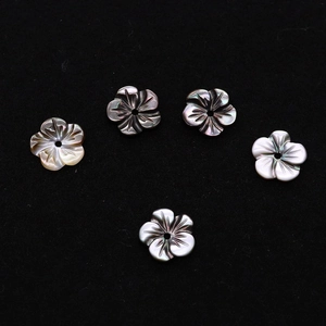 Künstliche Perles en Coquille de Mer Noire Naturelle Sculptées en Fleur Nacre Iridescente pour Création de Bijoux DIY Artisanat