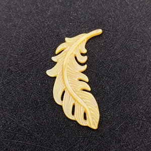 Pendentif en nacre jaune en forme de plume pour la création de bijoux DIY et colliers