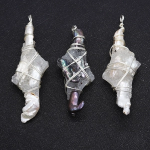 Pendentif Süßwasserperle Baroque Naturelle d'Eau Douce et Cristal Enroulé de Fil Fait Main pour Création de Bijoux DIY Artisan