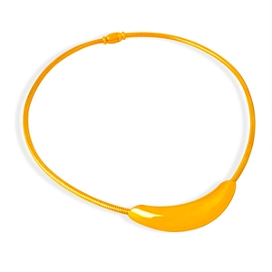 Minimalistische goldene Schlangen-Halskette mit Magnetverschluss und Mond-Design