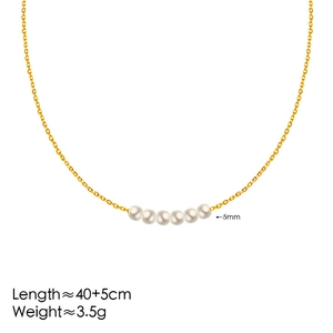 Minimalistische 18K vergoldete Titanhalskette mit 6 horizontalen 5mm Perlen