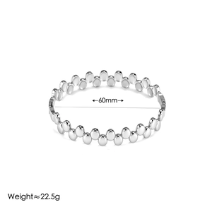 Minimalist silver bead spliced geometric bangle with 60mm diameter and 22.5g weight