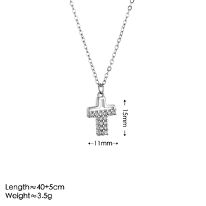 Collar de acero inoxidable plateado con colgante de letra T y circonitas brillantes
