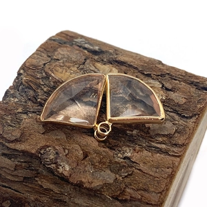 Colgantes de piedra de cristal natural en forma de abanico con marco de metal dorado