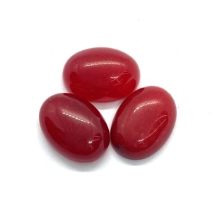 Set van drie gepolijste ovale rode agaat cabochons voor het maken van sieraden en DIY-ringen