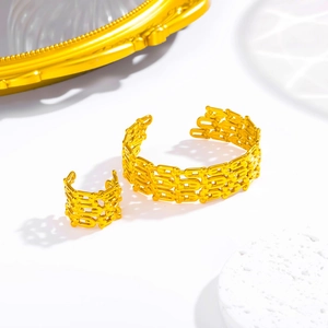 Parure de Bijoux en Acier Inoxydable Plaqué Or 18K Maillons Creux Bracelet Ouvert Réglable Bague Assortie Pour Femme