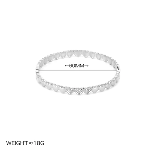 Bracciale a maglie a cuore d'argento con cristalli intarsiati, diametro 60mm e peso 18g