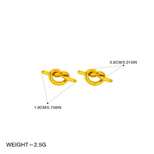 Elegante goldene Knotenstecker für Damen mit den Maßen 1,9 cm Breite und 0,8 cm Höhe