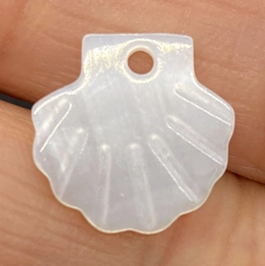 Natural freshwater scallop shell pendant with pearl luster for DIY jewelry making