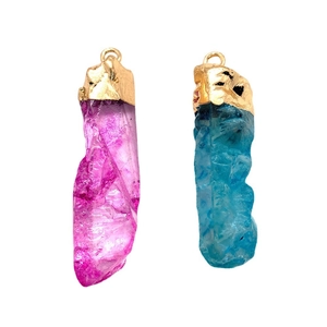 Pendenti in cristallo naturale sfaccettato rosa e blu con gancio dorato per gioielli fai da te