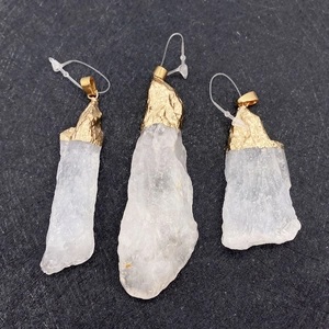 Ciondolo in Pietra Grezza di Quarzo Ialino Naturale Cristallo Bianco Irregolare Con Gancio in Lega Placcato Oro Per Creazione Gioielli DIY