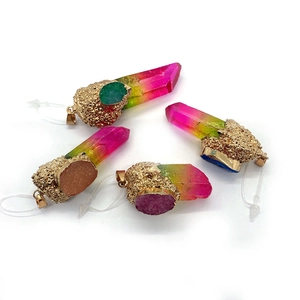 Pendentifs en cristal de pierre naturelle irréguliers avec capuchons dorés en dégradé
