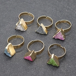 Anillo Ajustable Vintage de Aleación con Cristal Druzy Natural Triángulo para Mujer Joyería Geométrica Bohemia con Piedra Envuelta