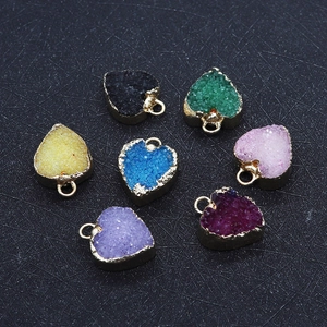 Set di 7 ciondoli in cristallo druzy a forma di cuore con bordi dorati per gioielli fai-da-te