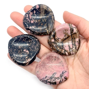 Cœurs en Rhodonite polie avec motifs naturels roses et noirs pour la relaxation