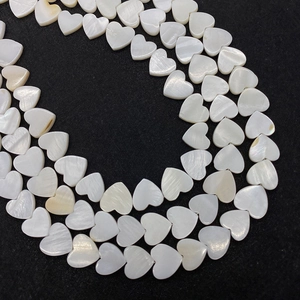 Cuentas de concha natural blanca en forma de corazón para creación de joyas DIY