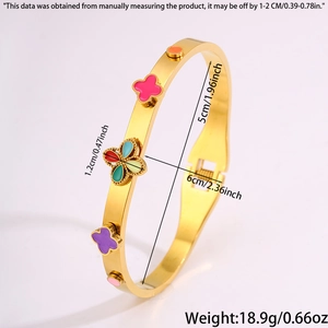 Tableau des tailles détaillé d'un bracelet trèfle doré avec diamètres internes de 5cm et 6cm