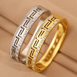 Vintage Stainless Steel Hollow Meander Bangle For Women Luxury 18K Gold Plated Rhinestone Zirconia Inlaid Bracelet Jewelry
