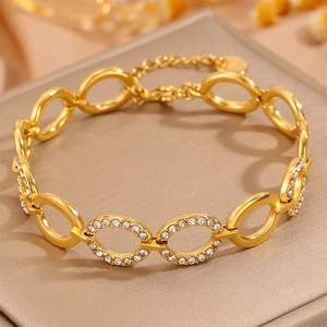 Elegant 18k gold plated stainless steel oval link bracelet with sparkling rhinestones