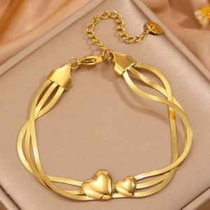 Bracelet triple chaîne serpent en acier inoxydable doré avec pendentifs en cœur