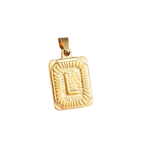 Ciondolo rettangolare minimalista in acciaio al titanio oro 18K con lettera L e trama sole