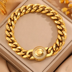 Bracelet gourmette cubaine pour homme en acier doré avec fermoir rond serti de diamants