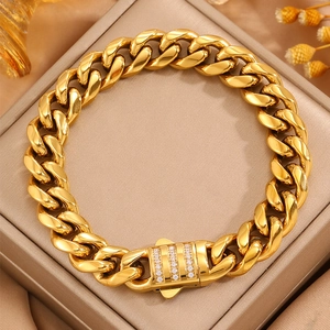Bracelet gourmette doré pour hommes avec fermoir orné de zircons brillants de luxe