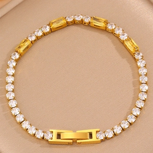 Bracelet tennis élégant en acier inoxydable plaqué or 18k avec fermoir H et zircons