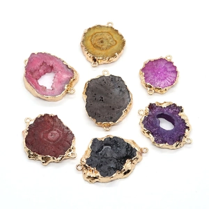 Onregelmatige natuurstenen verbindingshanger met goud vergulde randen voor DIY sieraden