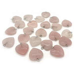 Ciondoli a cuore in quarzo rosa naturale lucido con anelli in argento per gioielli