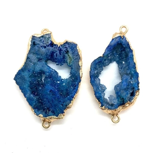 Onregelmatige blauwe druzy stenen connectoren met vergulde randen en dubbele ringen voor sieraden