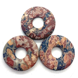 Lot de pendentifs beignets en pierre naturelle aux textures minérales multicolores
