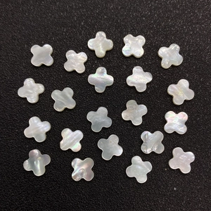 Natürliche 8mm Perlmutt Kleeblatt Perlen mit weißem Perlglanz für DIY Schmuckzubehör