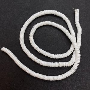 6mm weiße flache runde Heishi-Perlen aus Muschel für DIY Schmuckherstellung Ketten