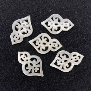Fünf Stück natürliche Meeresmuschel Kalebasse hohl geschnitzte Anhänger für DIY Schmuck