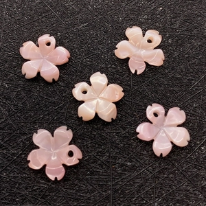 Ciondoli fiore di ciliegio in conchiglia naturale rosa per creazione gioielli fai da te