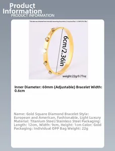 Détail du bracelet en acier titane doré avec diamant carré et diamètre intérieur de 60 mm