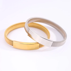 Minimalistischer Titanstahl Elastischer Feder Armreif Hemd Ärmelhalter Für Damen Polierte Metallplatte Armband