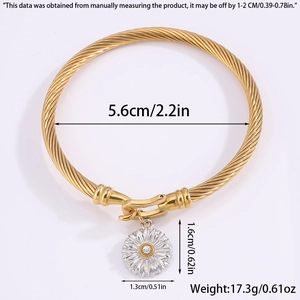 Detailed size specifications of golden twisted rope bangle with daisy charm and dimensions