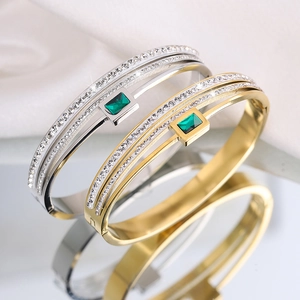 Three-layer titanium steel bracelet with emerald green gemstone and pave crystals for women