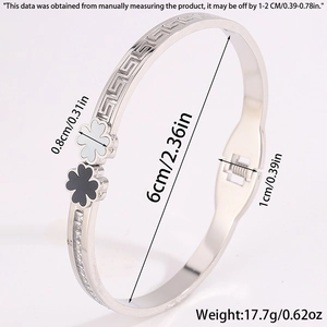 Technical drawing showing inner diameter and dimensions of silver four-leaf clover bangle